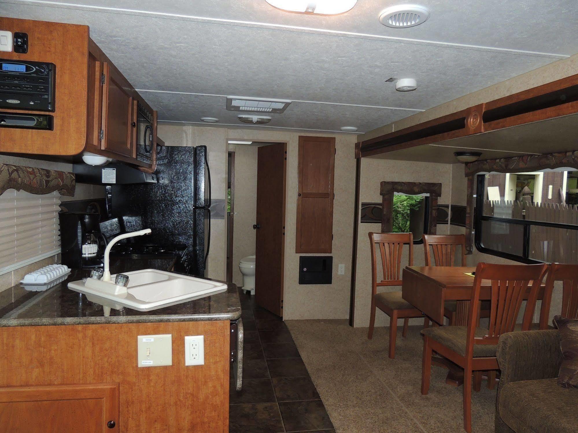 Lake George Escape - Campground Warrensburg المظهر الخارجي الصورة
